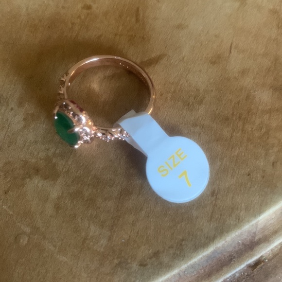 “Bloom and Delight” Natural Fusion Zambian Emerald, rose gold plating, size 7. - Picture 4 of 4